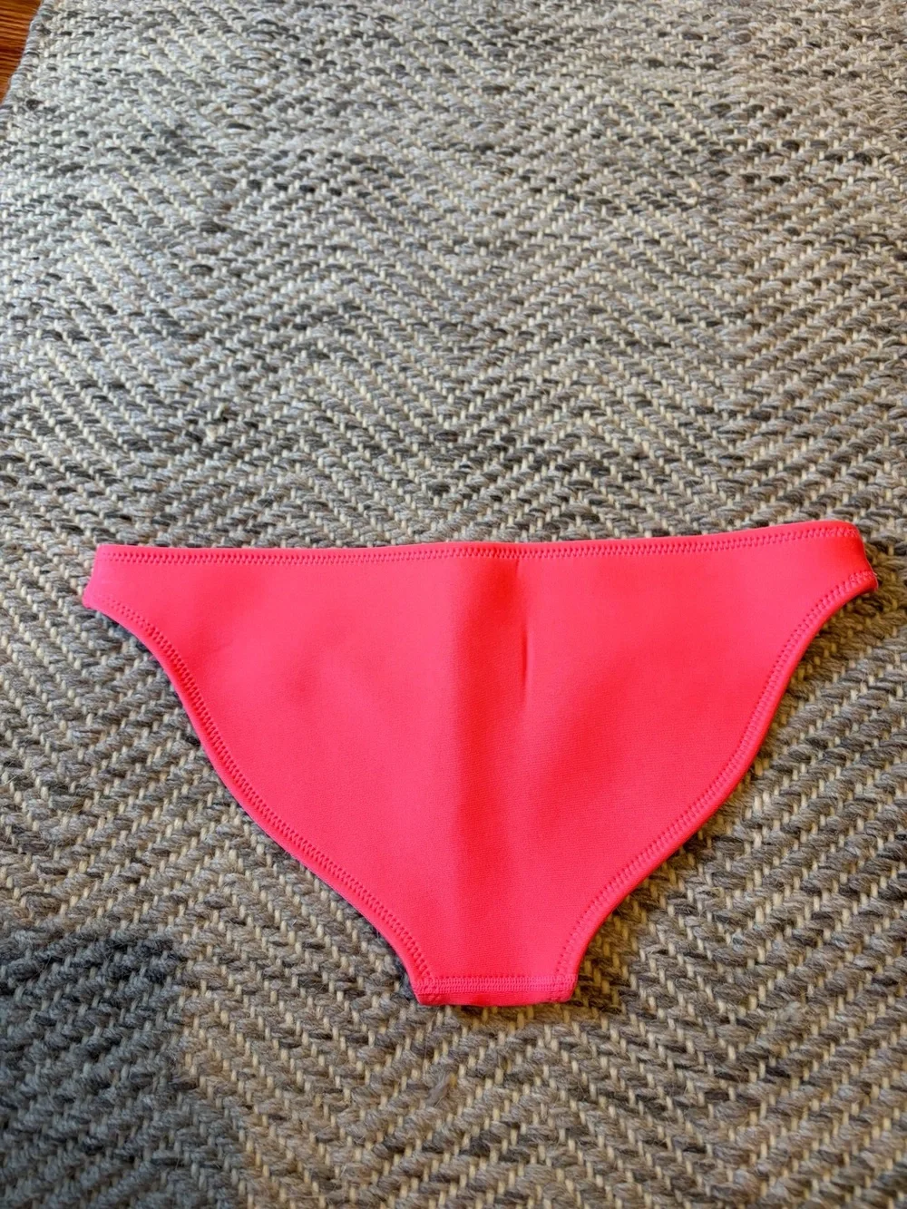 triangl swimwear Neon Pink Bottom